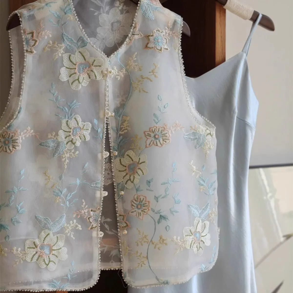 Floral Embroidery Vest Women Sleeveless Embroidered Tops Chinese Style Ethnic Vintage Tang Vest