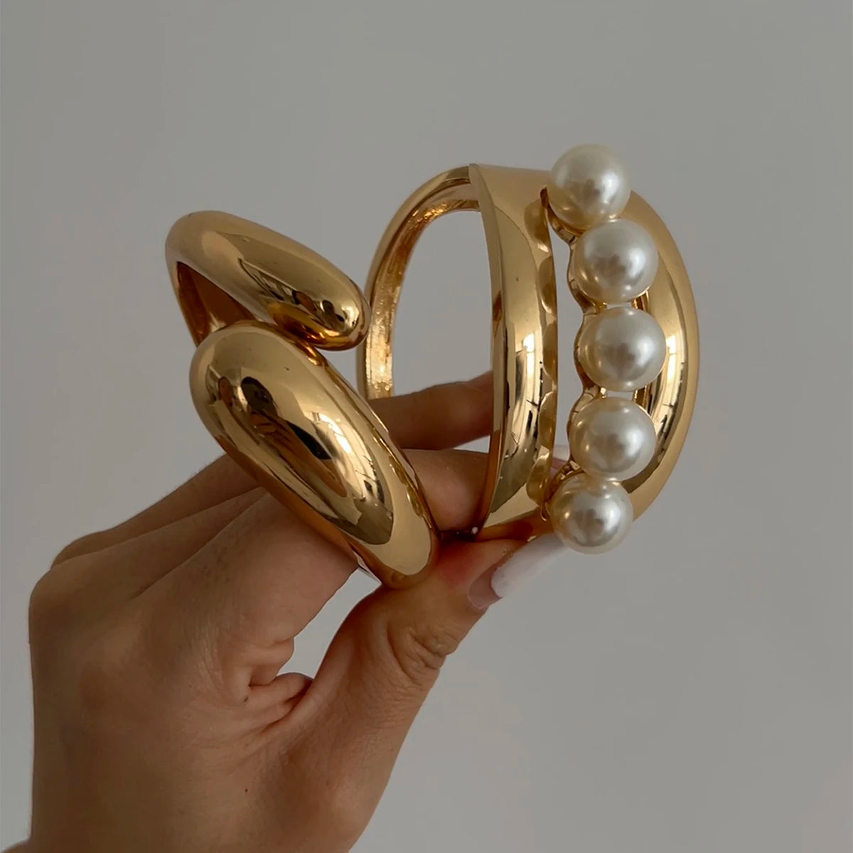 SHIXIN Design Geometric Water Drop Gold Color Wide Spring Bangles for Women Elegant Imitation Pearl Cuff Bracelets New Jewelry