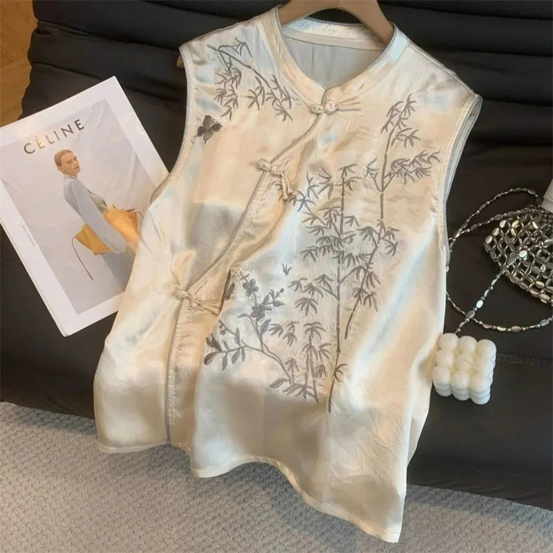 Elegant Embroidered Women's Jacket | MUO Studios