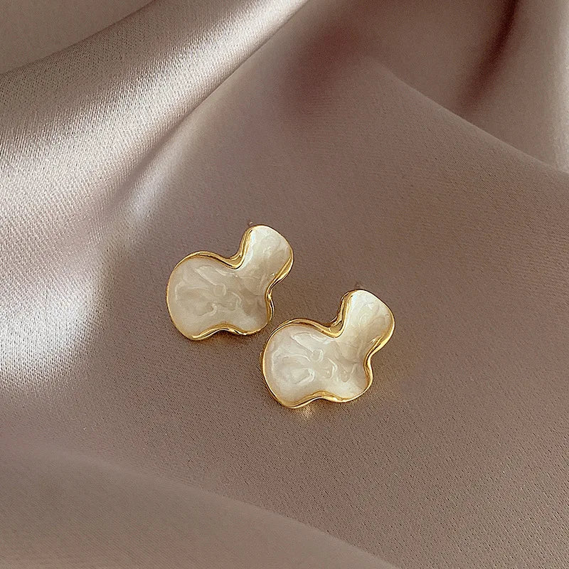 Abstract Alien White Color Cloud Irregular Stud Earring for Women Temperament Ear Jewelry Simple Christmas Valentine's Day Gift