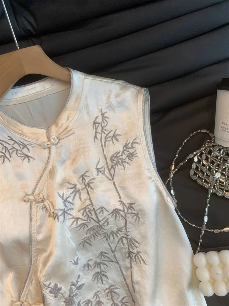 Elegant Embroidered Women's Jacket | MUO Studios