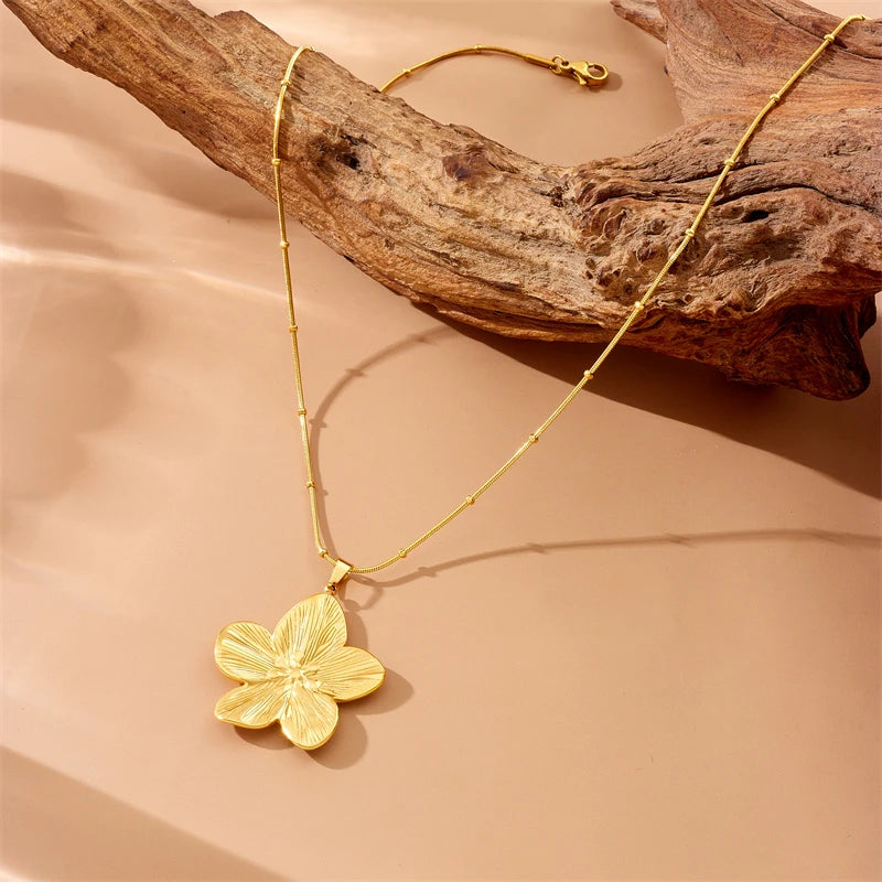 LAMENGLY 316L Stainless Steel Classy Line Texture Big Flower Pendant Necklace For Women Girls Personalized Clavicle Chain