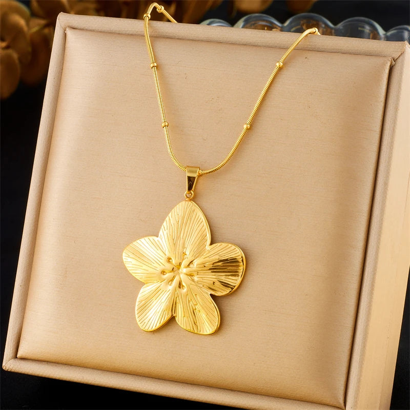 LAMENGLY 316L Stainless Steel Classy Line Texture Big Flower Pendant Necklace For Women Girls Personalized Clavicle Chain