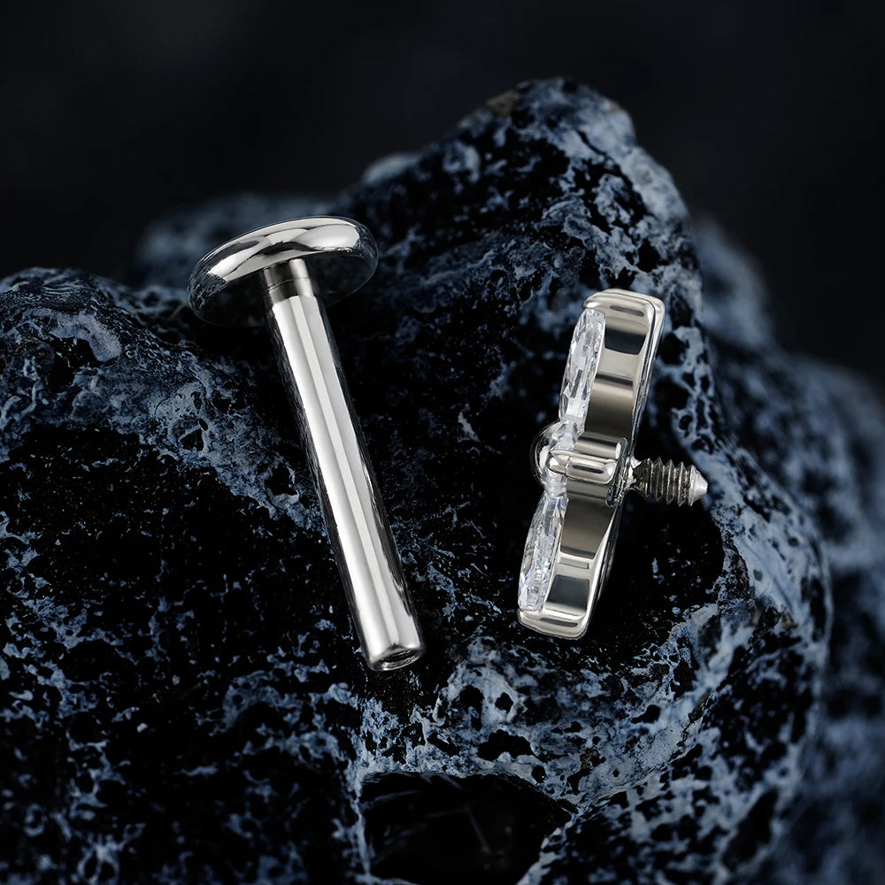 Right Grand ASTM F136 Titanium 16G Marquise Flower CZ Labret Stud Helix Conch Cartilage Tragus Flat Back Piercing Body jewelry
