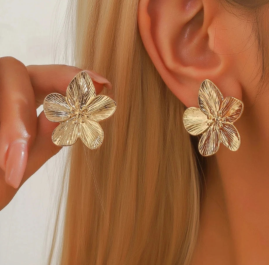 Women's Fashion Earrings Flower Alloy Retro Style Women's Party Accessories Gifts
