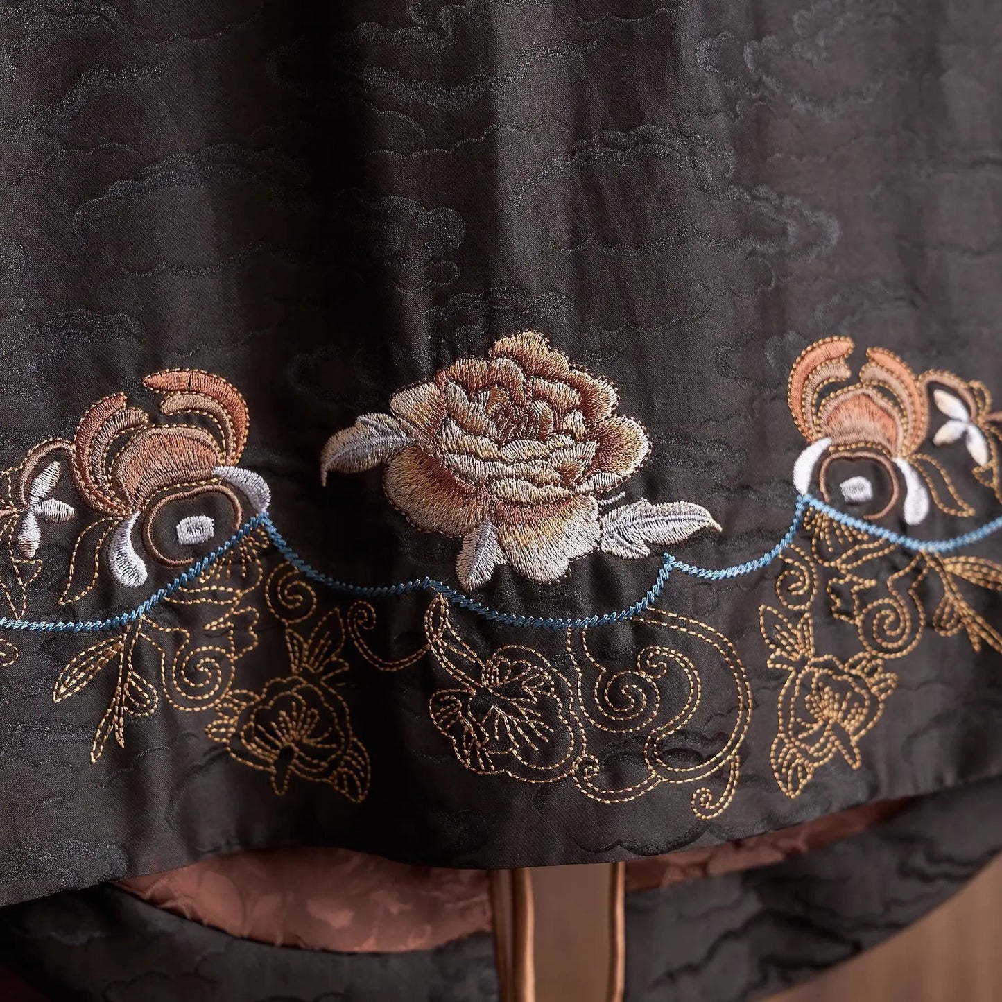 Satin Silk Vest Jacket for Women Spring 2025 New V-Neck Chinese Style Embroidery Top Women's Fashion Outerwear