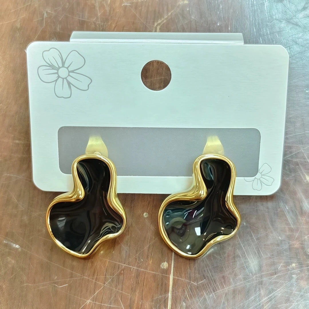 Abstract Alien White Color Cloud Irregular Stud Earring for Women Temperament Ear Jewelry Simple Christmas Valentine's Day Gift